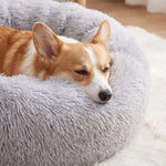 Raised bolster supports the head and neck